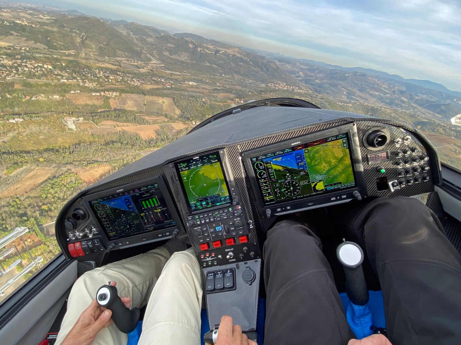 Risen view from the cockpit during a flight Image